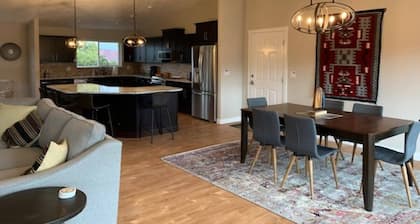 4-bedroom house in tranquil Torrey with WiFi, AC. Enjoy a peaceful getaway!