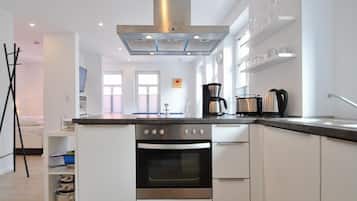 Køleskab, ovn, kogeplade, opvaskemaskine