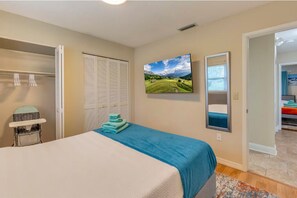 3 quartos, ferros/tábuas de passar roupa, Wi-Fi, roupa de cama