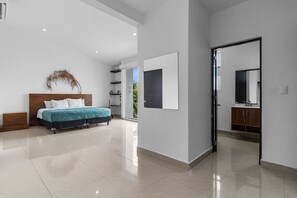 Biệt thự dành cho gia đình | Trang trí khác biệt, màn/rèm cản sáng, bàn ủi/dụng cụ ủi quần áo 