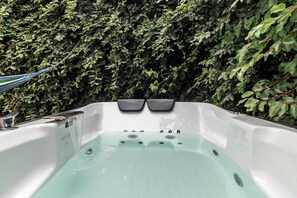 Biệt thự dành cho gia đình | Bồn tắm spa ngoài trời