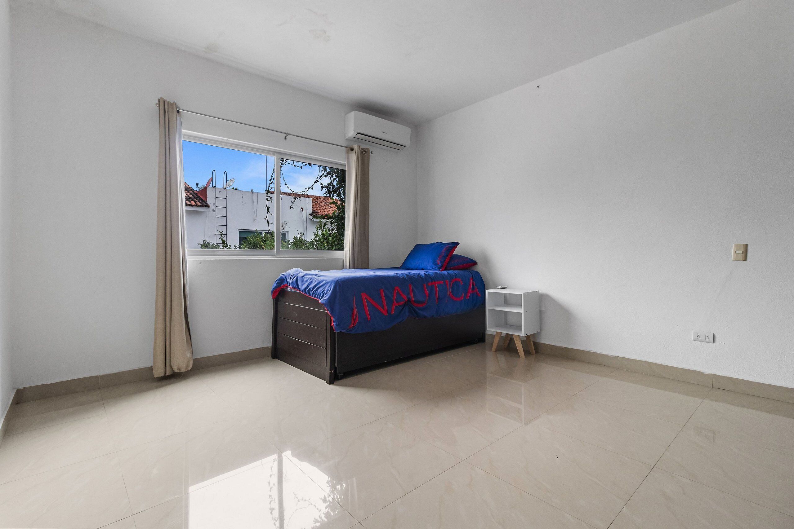 Vila família | Individualmente decorados, cortinas blackout