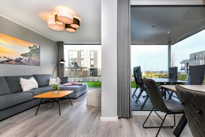 Fernseher, Stereoanlage