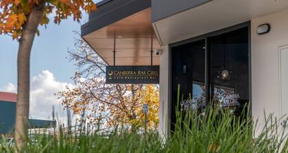 Chic 1-Bedroom Retreat in Greenway