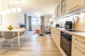 Fridge, oven, stovetop, dishwasher - Anchorage 3 - Terrace. Sauna. Dogs allowed. Barrier-free & close to the beach. (Kellenhusen)