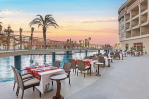 Outdoor pool - Kirman Belazur Resort & Spa (Serik)
