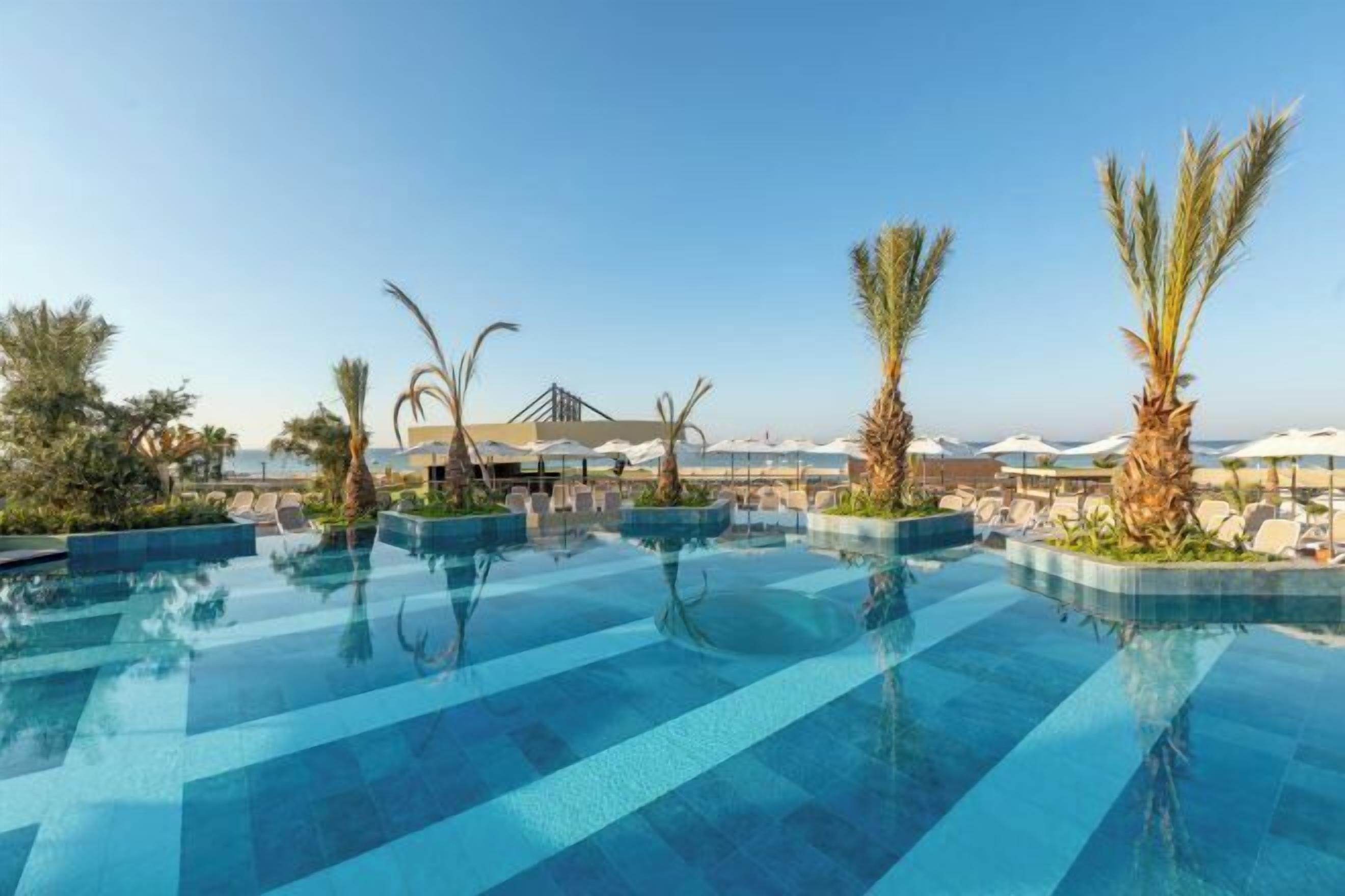 حمام سباحة خارجي