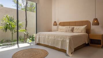 5 soverom, safe på rommet, skrivebord og strykejern/-brett