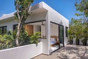 Exterior - NEW! Spacious 5 Suites Villa with gorgeous outdoor space in delightful Tulum, (Tulum)