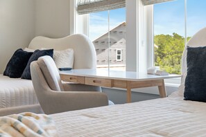 3 chambres, fer et planche à repasser, Wi-Fi, draps fournis