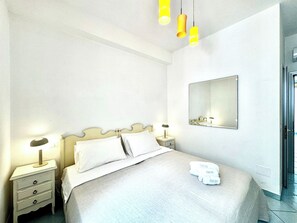 2 chambres, fer et planche Ă repasser, draps fournis