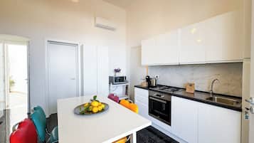 Frigorifero, microonde, forno, lavastoviglie