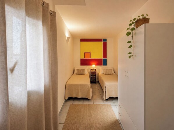 1 bedroom, iron/ironing board, bed sheets