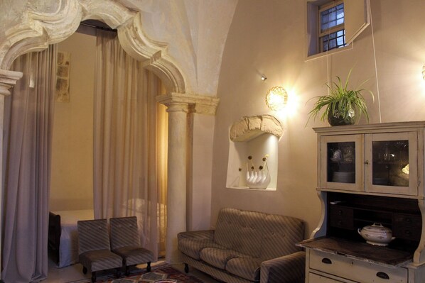 Interior - Old house in the historic center of Nardò with professional kitchen (Nardò)