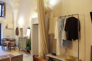 Interior - Old house in the historic center of Nardò with professional kitchen (Nardò)