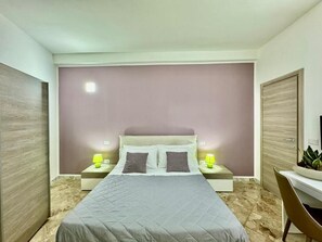 4 Schlafzimmer, Bügeleisen/Bügelbrett, Bettwäsche
