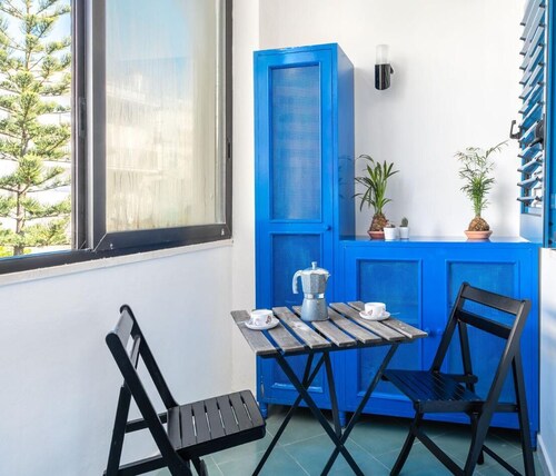 Two bedroom apartment with parking 100 meters from the sea