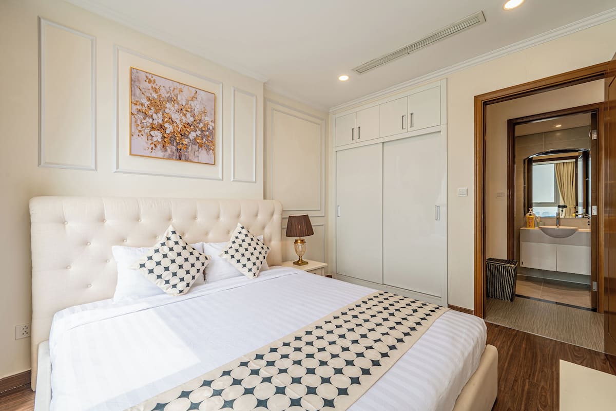 Deluxe-Apartment, 1 Schlafzimmer, Stadtblick | Hochwertige Bettwaren, Betten mit Memory-Foam-Matratzen, Minibar