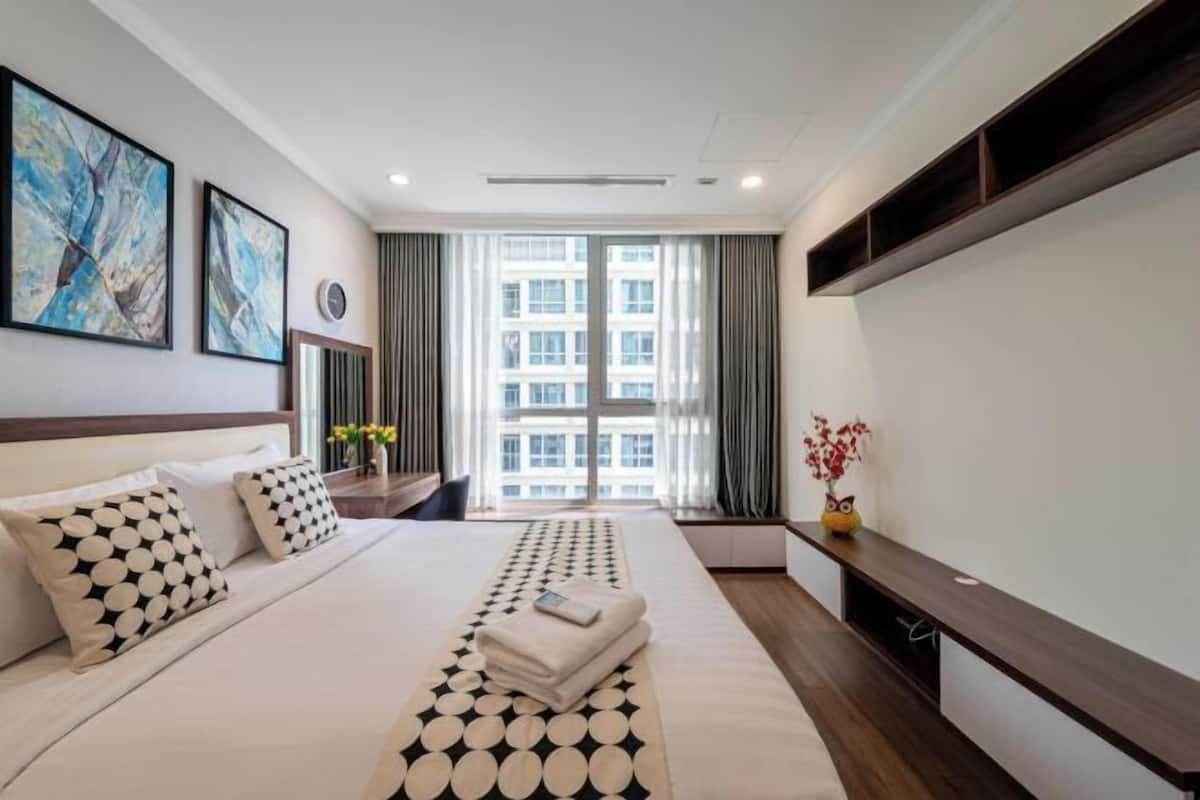 Bộ đồ giường cao cấp, nệm cao su hoạt tính (memory foam), minibar
