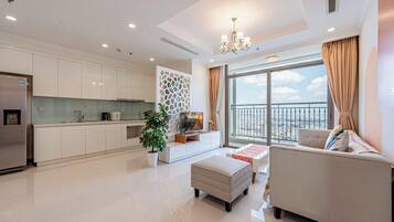 Premier Apartment, 3 Bedrooms, Balcony, City View | Terrace/patio