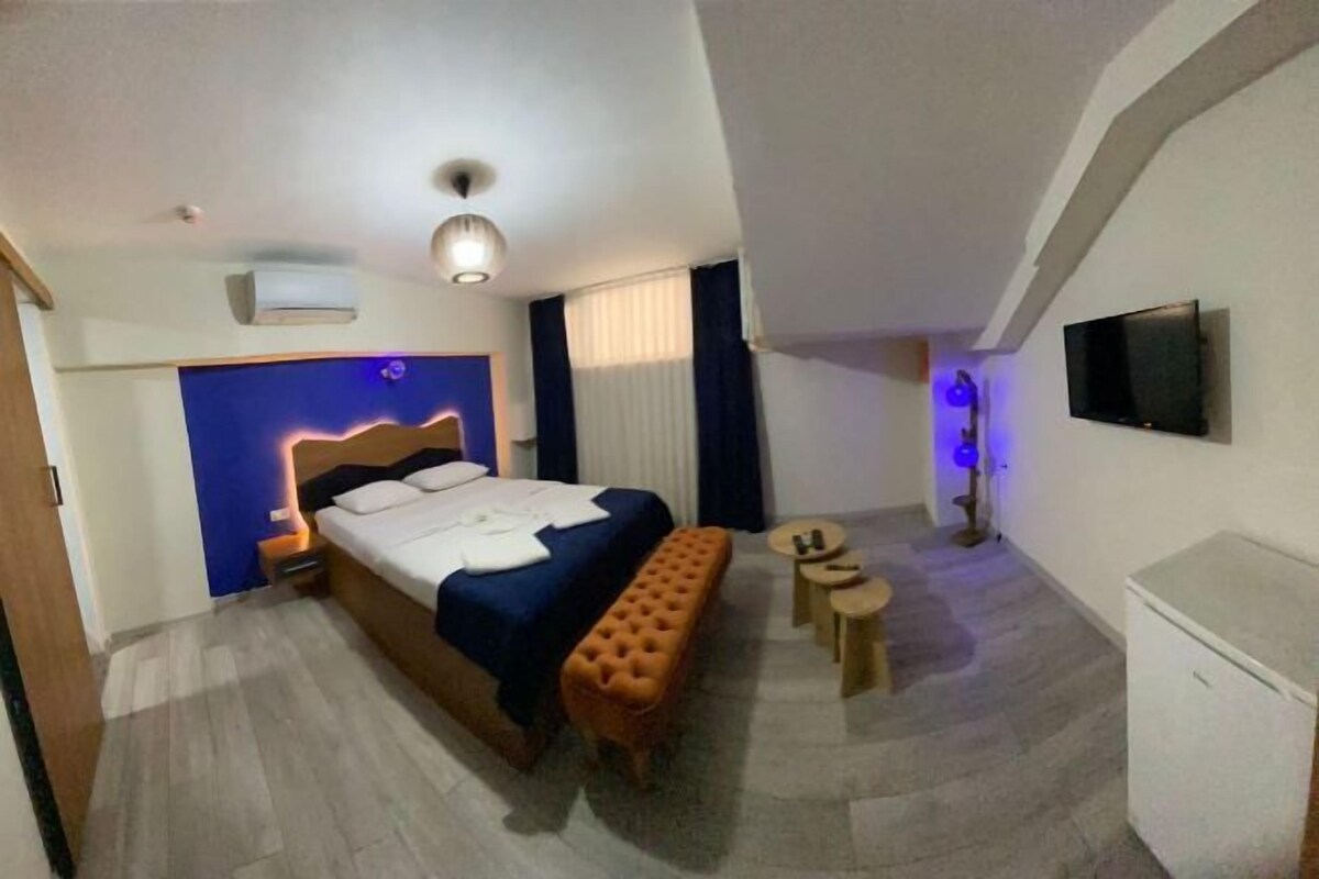 Economy Room - Basement Floor