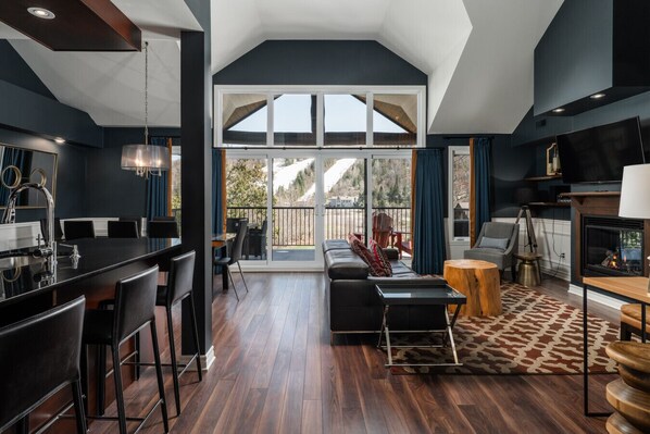 Smart TV, fireplace, stereo, offices