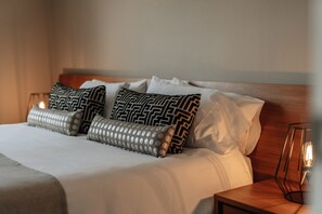 3 bedrooms, desk, free WiFi, bed sheets