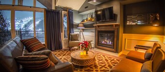 Spacious 3-bedroom condo - Ski in Ski out St Sau!