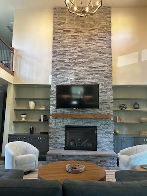 TV, fireplace