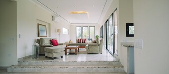 Exclusive Mansion | Camino De La Costa