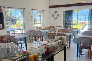 Desayuno de autoservicio incluido todos los días 