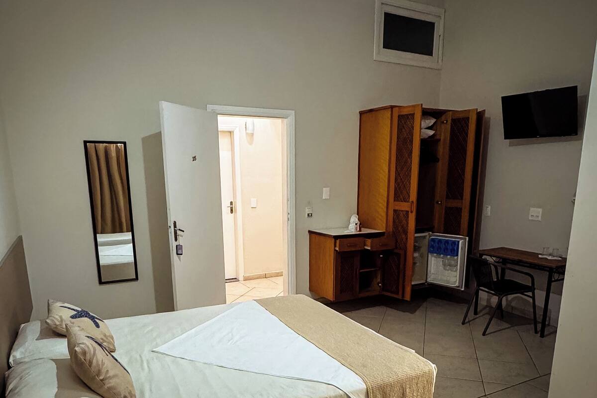 Minibar, WiFi (free), bed sheets