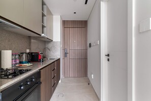 Apartment - Chic Studio in Arjan With Gym Pool Free Parking (Dubai)