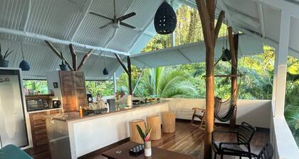 Picturesque 3-bedroom house with WiFi, AC near Cahuita and Puerto Viejo beach