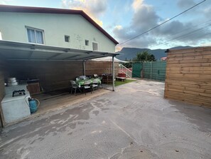 Outdoor dining - O refuge d'Hell-Bourg (Salazie)