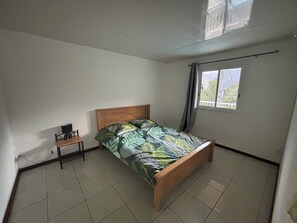 3 bedrooms, WiFi, bed sheets