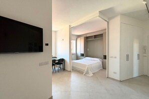 2 bedrooms - CN014 - Cesenatico, new three-room apartment on the canal port (Cesenatico)