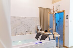 Deluxe Double Room | Private spa tub