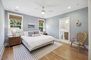 5 bedrooms, free WiFi, bed sheets