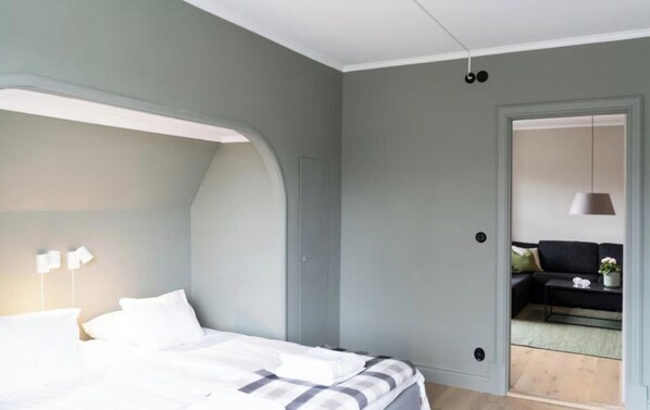 6 bedrooms, WiFi, bed sheets