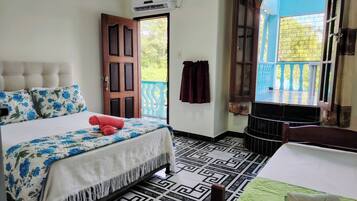 Chambre Double Ăconomique, vĂ©randa, vue piscine | Literie de qualitĂ© supĂ©rieure, chambres insonorisĂ©es, Wi-Fi gratuit