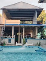 2 piscinas al aire libre