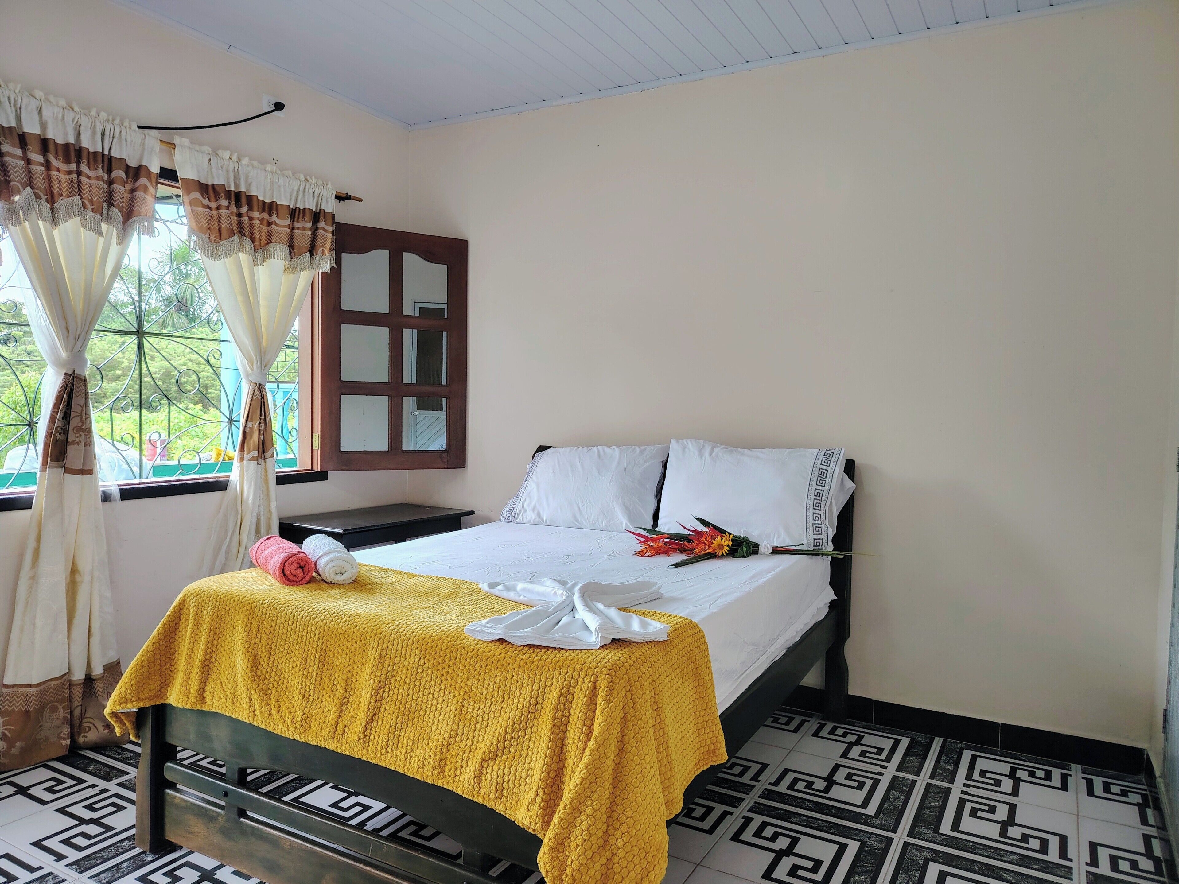 Chambre Double Économique, véranda, vue piscine | Literie de qualité supérieure, chambres insonorisées, Wi-Fi gratuit