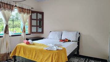 Chambre Double Ăconomique, vĂ©randa, vue piscine | Literie de qualitĂ© supĂ©rieure, chambres insonorisĂ©es, Wi-Fi gratuit