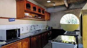 Microwave, toaster, rice cooker, blender