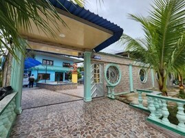 Fachada de la propiedad