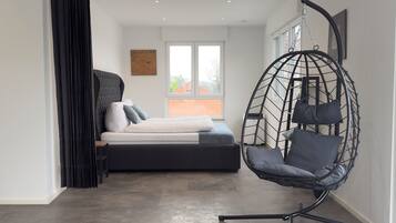 3 soverom, safe på rommet, skrivebord og strykejern/-brett