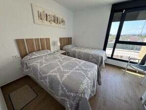 2 bedrooms, iron/ironing board, free WiFi, bed sheets