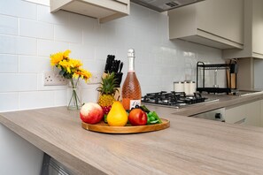 Fridge, microwave, oven, stovetop