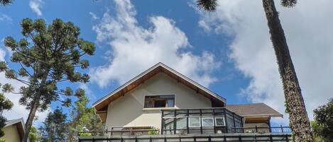 Façana frontal de l'allotjament